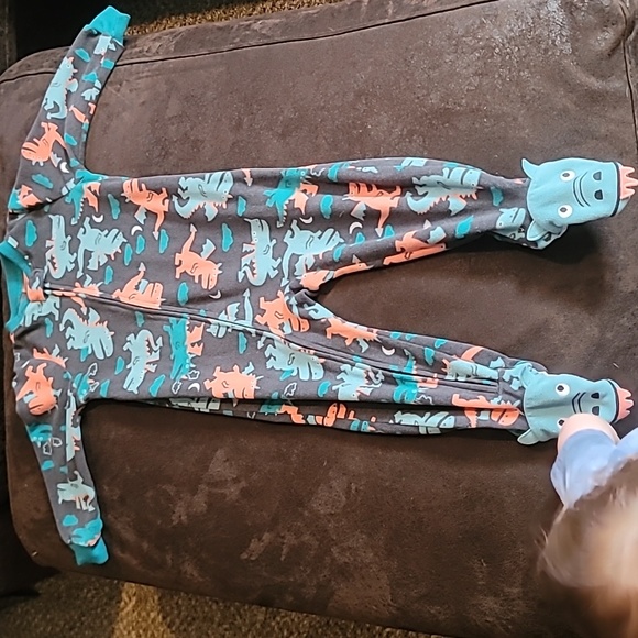 Footed PJs - Picture 4 of 6